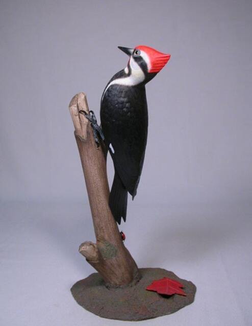 8 Inches Pileated Woodpecker Wood Bird Carving - image 1