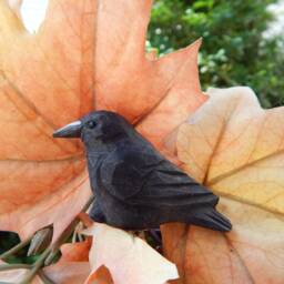 Black Raven Wooden Figurine - Hand Carved Crow Bird Sculpture - thumbnail 2