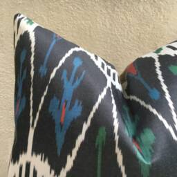 Handwoven Silk Ikat Pillow Cover, Decorative Cushion 20x20 - thumbnail 2