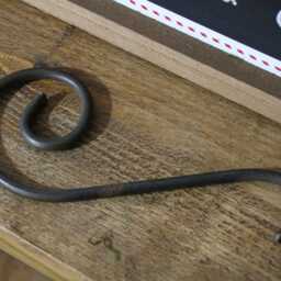 Handmade Metal Scroll Christmas Shelf Stocking Hanger - thumbnail 4
