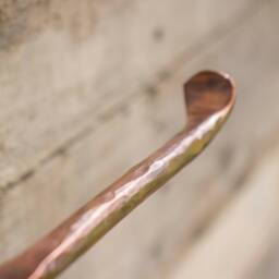Solid Copper Hand Forged Toilet Paper Holder Hammered Rustic Cabin Farmhouse Style Steampunk - thumbnail 3