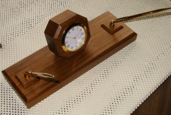 Solid Walnut Executive Desk Clock W/Penset - No27 - image 1