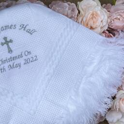 Personalised Baby Shawl Blanket Christening Baptism Embroidered Gift Naming Day - thumbnail 3