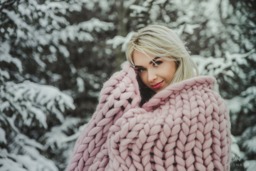 Hand Knit Chunky Merino Wool Blanket Blush Pink Bed Throw