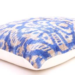 Blue Sienna Handmade Silk Velvet Ikat Pillow Cover - thumbnail 3