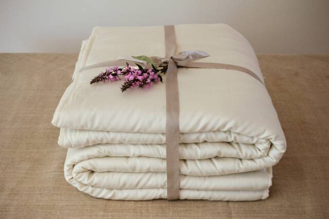 Handmade Virgin Wool Comforter - 135x200cm - Extra Warm Us Duty Paid - image 1