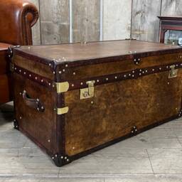 Luxury Handmade English Leather Hand Dyed Coffee Table Trunk, Room Decor - thumbnail 2