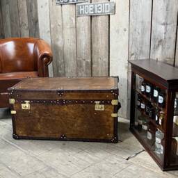 Luxury Handmade English Leather Hand Dyed Coffee Table Trunk, Room Decor - thumbnail 3