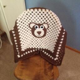 Brown Bear Love Baby Blanket - Granny Square Throw in Soft & Cream - thumbnail 3