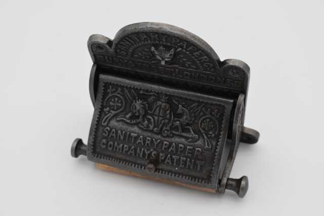 Bury Street London - Cast Iron Toilet Paper Holder With Lid Antique Iron Finish - image 1