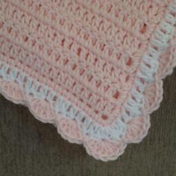 Baby Pink & White Crochet Gift Set Blanket Matching Flower Hat - thumbnail 4