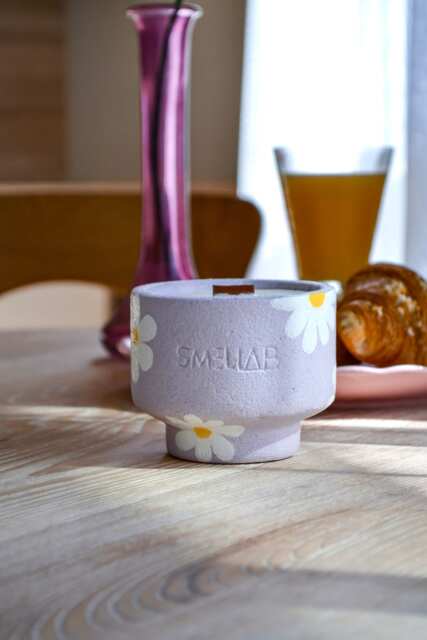 Hand Painted Daisy Concrete Candle, Artsy Floral Soy Wax Spring & Summer Decor - image 1