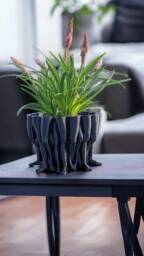 3D Printed Polyleg Planter - Abstract Indoor Plant Pot - thumbnail 1