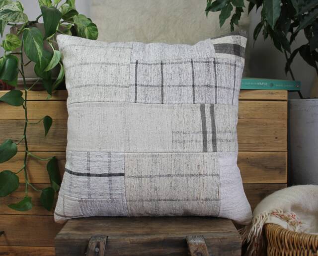 50cm - 20Inch Vintage Kilim Patchwork Cushion Cover Handwoven - Modern Assembly White Cream Grey Checks - image 1