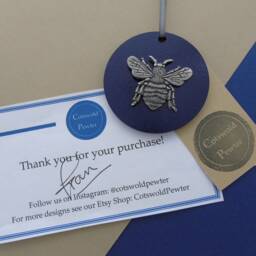 Bumblebee Wooden Disk - Christmas Decoration- Bee Ornament Tree Decor Keeper Gift Apiarist Honey Farmer - thumbnail 4