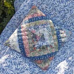 William Morris Throw Pillow, Unique Bedroom Scatter Cushion - thumbnail 3