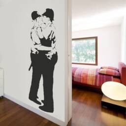 Banksy Kissing Coppers Stencil Xl Reusable Graffiti Art - thumbnail 3
