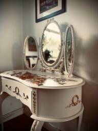 French Style Kidney Shaped Vanity Dressing Table
