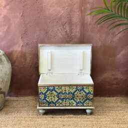 Hand-Painted Mango Wood Storage Box - Floral & Geometric Design - thumbnail 4