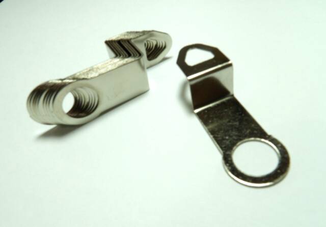10 Heavy Duty Metal Clock Hangers - Holds Up To 8 lbs - image 1