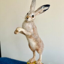 Boxing Hare/Spring Hare/Needle Felted Hare/Felted Jack Rabbit/Hare Sculpture/Boxing Hare Ornament/Boxing Doll - thumbnail 3