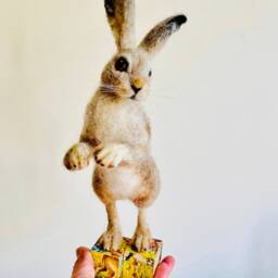 Boxing Hare/Spring Hare/Needle Felted Hare/Felted Jack Rabbit/Hare Sculpture/Boxing Hare Ornament/Boxing Doll - thumbnail 2