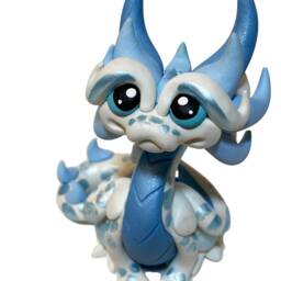 Haven - Polymer Dice Holder Dragon Sparkle White, Light Blue Pearl, & Dragonling Air - thumbnail 3
