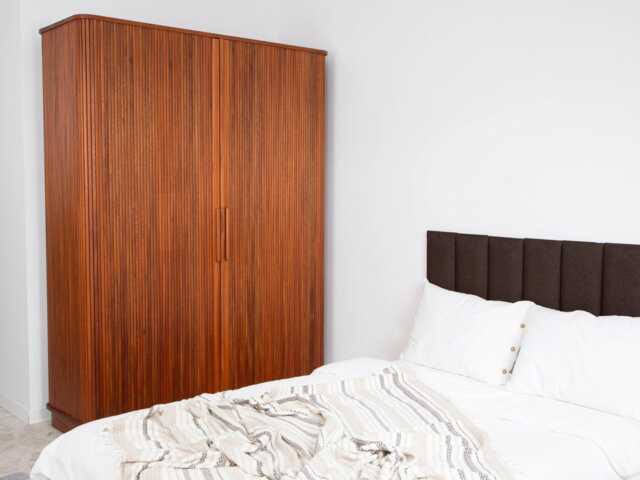 Wardrobe Armoire, Handmade From Solid Mahogany - Klesskap - image 1
