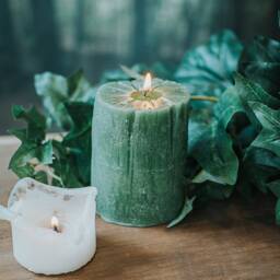 Green Log Candle - Tree Log Form Cedar Wood Scent Party Favors - thumbnail 3