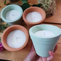 Hand Poured Citronella Candle Terracotta Sage Green Essential Oils, Bug Repellent 60 Hrs - thumbnail 2