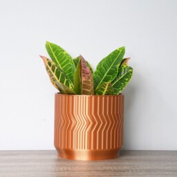 "Sedona Planter With Drainage & Saucer in Copper, Unique 3D-Printed Plant Pot, Small To Large Sizes 4"" 5"" 6"" 7"" 8" - thumbnail 2