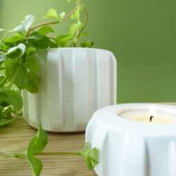 Handmade Medium Concrete Plant Pot Modern Planter For Indoor Plants - thumbnail 3