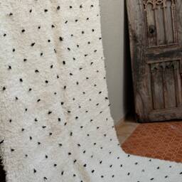 Handmade Moroccan Rug Black Dotted White Wool Area Rug - thumbnail 2
