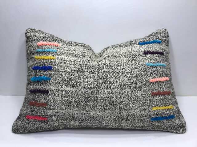 Vintage Turkish Kilim Pillow Cover, 16x24 Lumbar Cushion - image 1