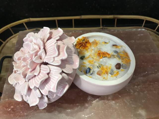 Candle Jasmine Scented Palm Wax Aroma Therapy in Pink Floral Container With Lid - image 1