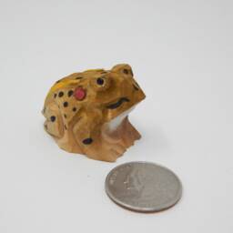 Toad Wooden Figurine - Hand-Carved Frog Rustic Animal Decor - thumbnail 3