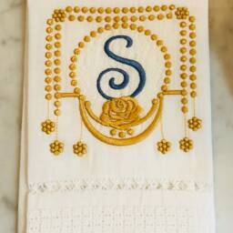 Linen Guest Towel Embroidered Pearls & Roses Monogram - thumbnail 2