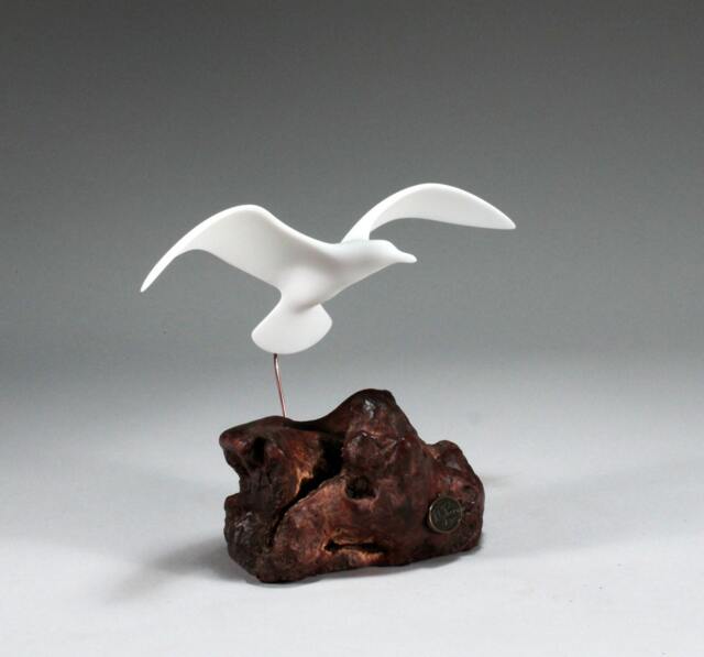 Seagull Sculpture By John Perry 9In Wingspan Hovering Version On Burlwood. Signed - image 1