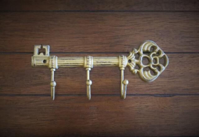 Antique Gold Skeleton Key Holder, Cast Iron Wall Decor - image 1