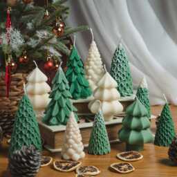 Festive Christmas Tree Candle - Handmade Soy Wax Holiday Decoration & Gifts - thumbnail 4