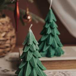 Festive Christmas Tree Candle - Handmade Soy Wax Holiday Decoration & Gifts - thumbnail 3