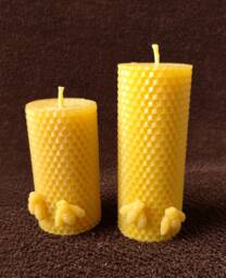 Set Of 2 Beeswax Candles - Gift For Friend Sister Mum Grandma New Home Christmas Decoration -Eco Friendly Handmade Decor - thumbnail 1
