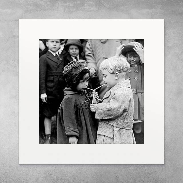 Photo Print With Passe-Partout Children Drinking From One Bottle
