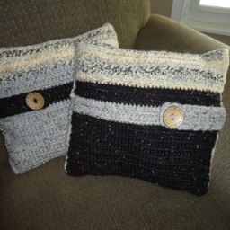 Hand Knit Pillows - thumbnail 4