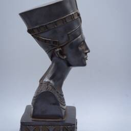 Statue Of Egyptian Queen Nefertiti Black Heavy Solid Stone Made in Egypt - thumbnail 3