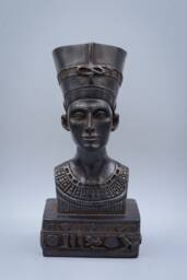 Statue Of Egyptian Queen Nefertiti Black Heavy Solid Stone Made in Egypt - thumbnail 1