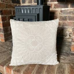 695. Handmade Crewel Beige Embroidered Cushion Cover 12x12 - thumbnail 2