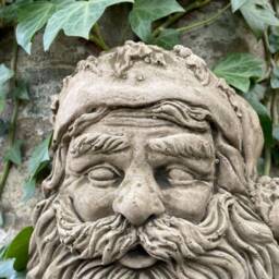 Christmas Santa Plaque Statue - Reconstituted Stone Concrete Xmas Garden Ornament - thumbnail 3