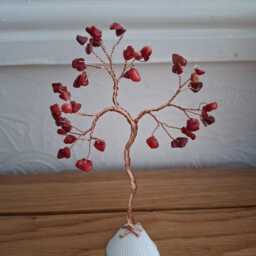 Mini Coral & Jade Tree, 35Th Anniversary Gift For Parents, Gemstone Wire Tree - thumbnail 3