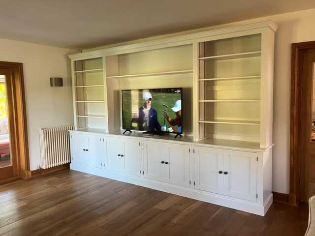 Tv/Entertainment Media Unit With Open Shelving & 4 Cupboards, Edwardian Style Shaker Doors, Free Standing, Painted - image 1